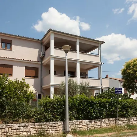 And Lorena 236 Πανσιόν Ρόβινι