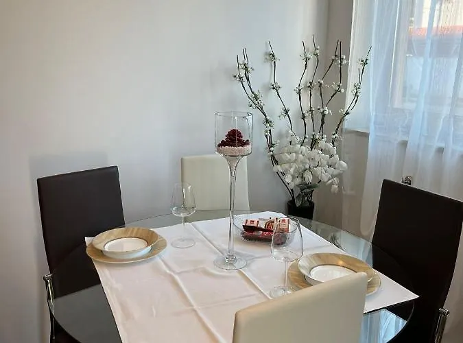 Πανσιόν And Lorena 236 3*