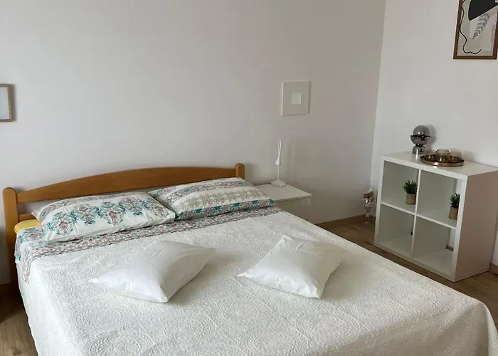 Πανσιόν And Lorena 236