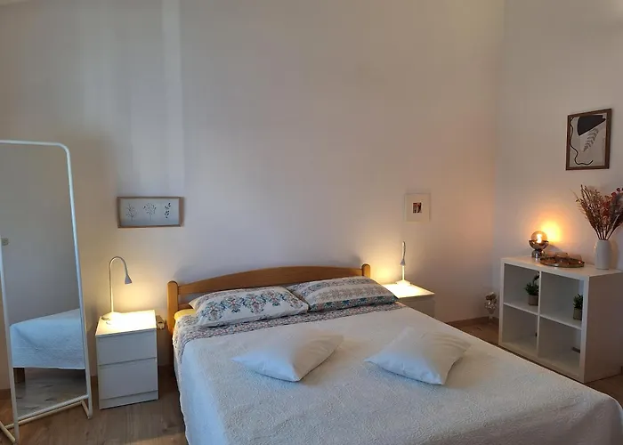 Πανσιόν And Lorena 236 3*