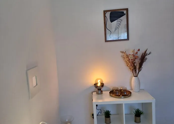 Πανσιόν And Lorena 236 Ρόβινι