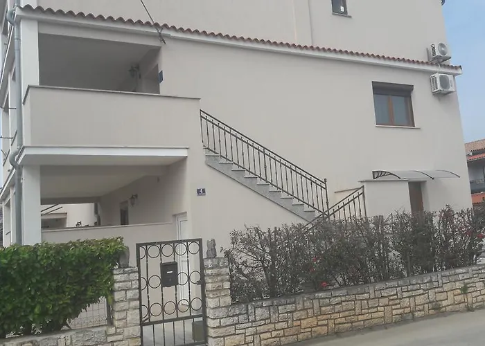 And Lorena 236 3* Ρόβινι