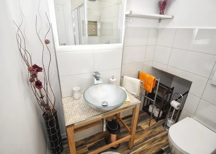 And Lorena 236 Πανσιόν