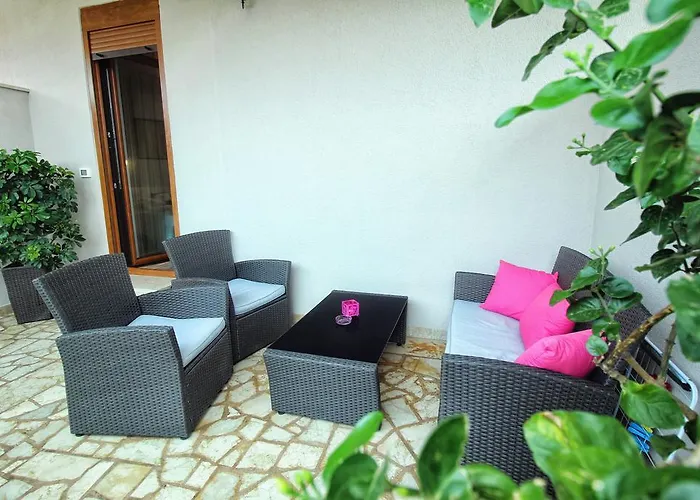 And Lorena 236 Πανσιόν