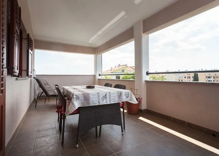 And Lorena 236 Πανσιόν Ρόβινι