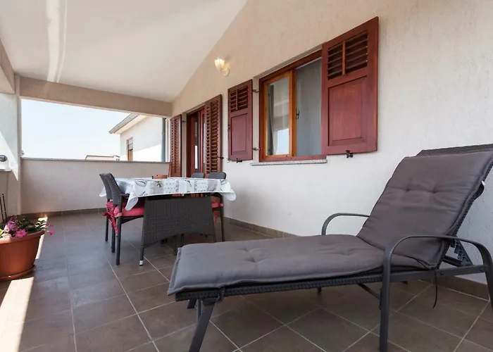 Πανσιόν And Lorena 236 3*