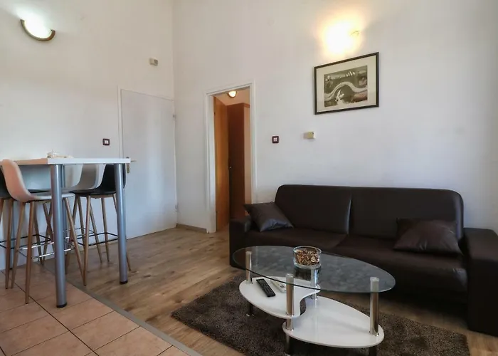 And Lorena 236 Ρόβινι