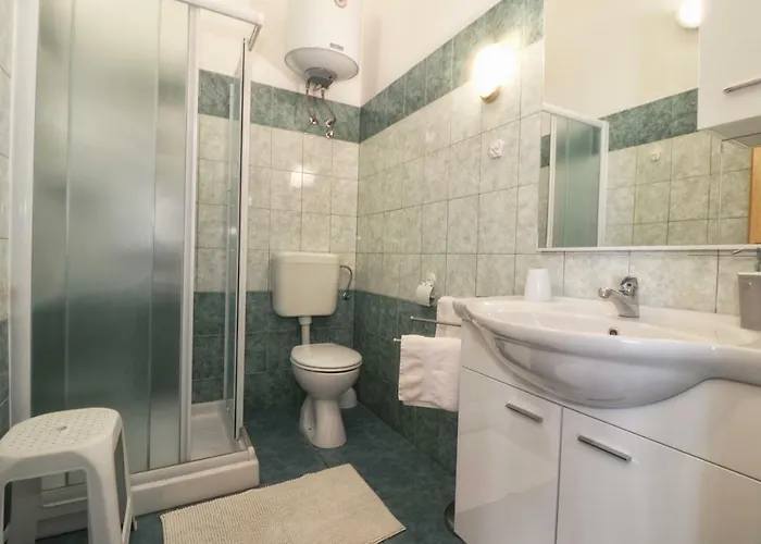 Πανσιόν And Lorena 236 3*