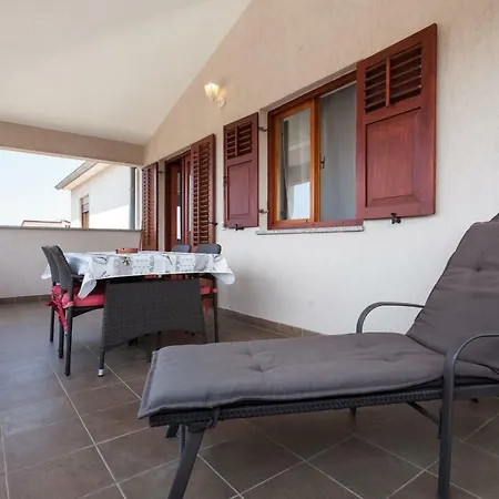 Konukevi And Lorena 236 3*