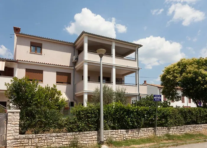 And Lorena 236 Πανσιόν Ρόβινι